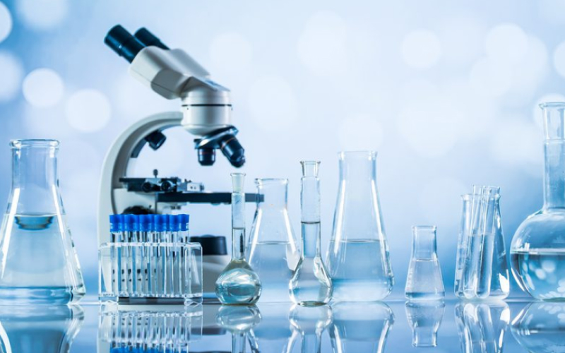 Vai trò của nước cất trong phòng thí nghiệm