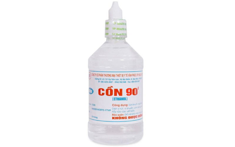 Cồn giúp tẩy sạch vết ố mốc